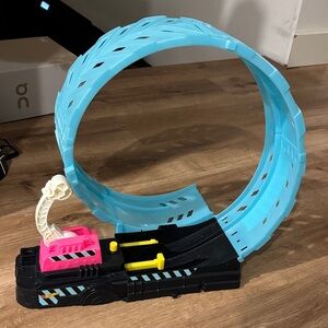Hot wheels / monster truck and classic hot wheels cars Loop Track Set launcher